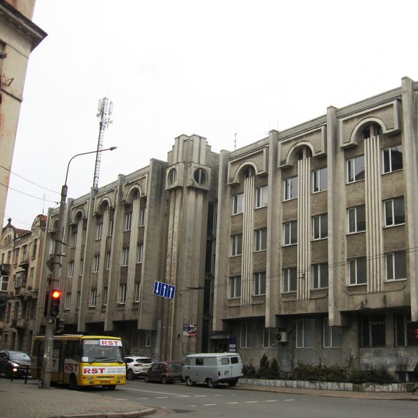 фото будівлі в якій перебуває обєкт оренди в м.Івано Франківську.jpg